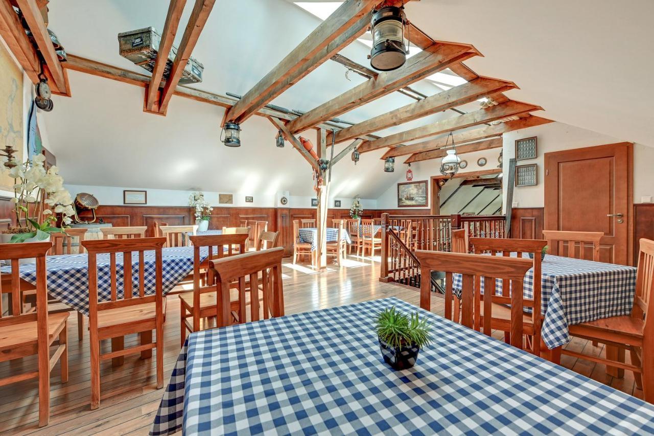 Villa & Restaurant Admiral Nelson ヘル エクステリア 写真
