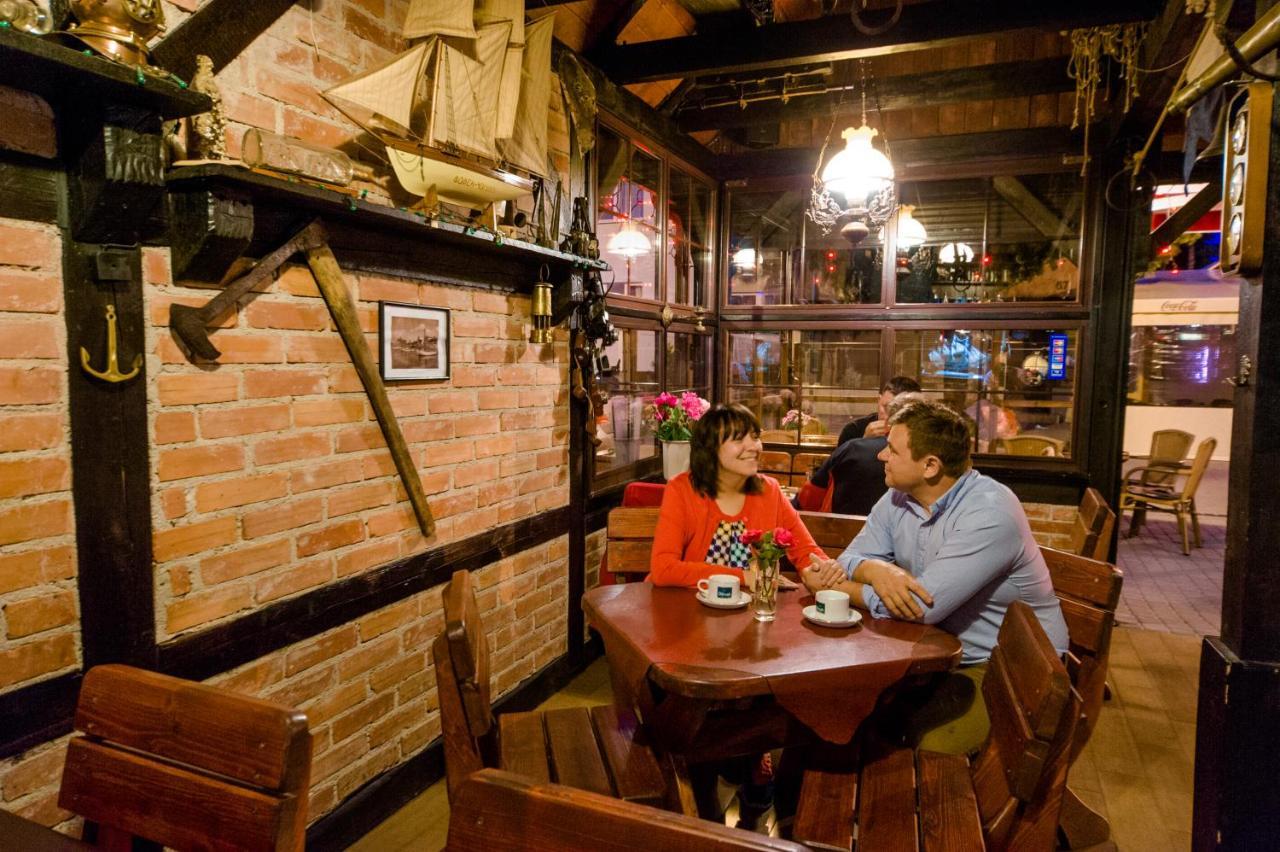 Villa & Restaurant Admiral Nelson ヘル エクステリア 写真