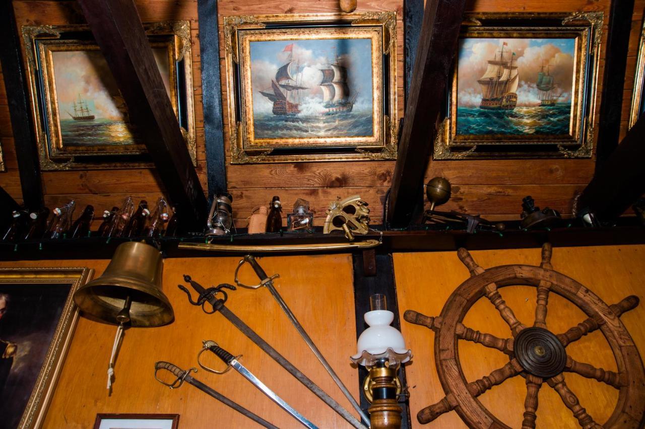 Villa & Restaurant Admiral Nelson ヘル エクステリア 写真